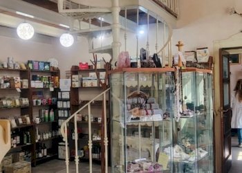 Gemini_Generated_Image_4bmyzd4bmyzd4bmy.png - Casa indipendente San Giorgio a Cremano - foto 5