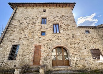 Four-room apartment VIALE XI FEBBRAIO, 78, Radda in Chianti - photo 1