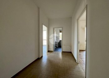 Two-room apartment Via Cuneo, Barge - photo 3