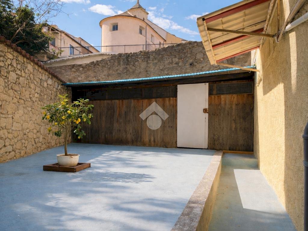 Two-room apartment Piazza Eroi, Taggia - photo 1