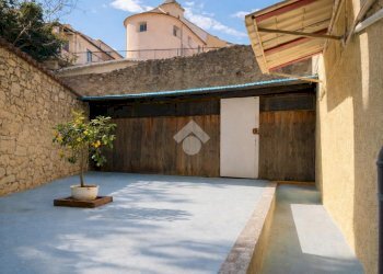 Two-room apartment Piazza Eroi, Taggia - photo 1