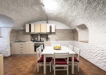 Two-room apartment Piazza Eroi, Taggia - photo 3