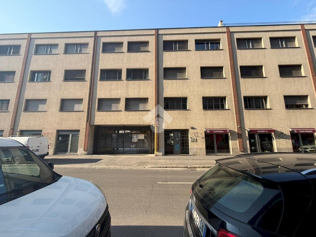 Box Via Enrico Cosenz, Milano (neighborhood Bovisa) - photo 1