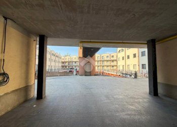 Box Via Enrico Cosenz, Milano (neighborhood Bovisa) - photo 4