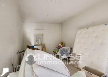Camera - Porzione di casa Via Amedeo Bert, 11, Torre Pellice - foto 11