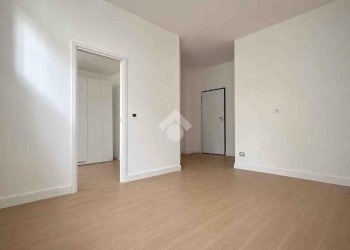 Two-room apartment Via giuseppe frua, Milano (neighborhood Washington) - photo 4