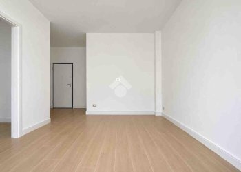 Two-room apartment Via giuseppe frua, Milano (neighborhood Washington) - photo 5