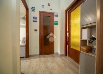 Three-room apartment Via val della torre, Torino (neighborhood Lucento) - photo 4