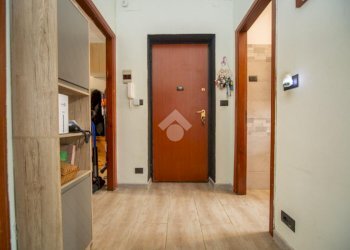 Three-room apartment Via val della torre, Torino (neighborhood Lucento) - photo 10