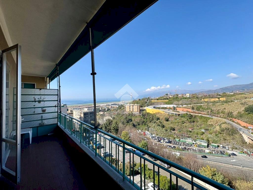 Four-room apartment Via dei sessanta, Genova (neighborhood Cornigliano) - photo 1