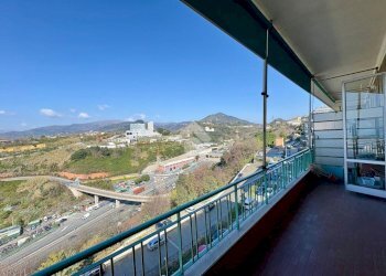 Four-room apartment Via dei sessanta, Genova (neighborhood Cornigliano) - photo 2