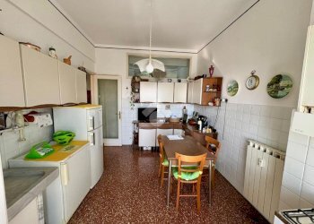 Four-room apartment Via dei sessanta, Genova (neighborhood Cornigliano) - photo 11