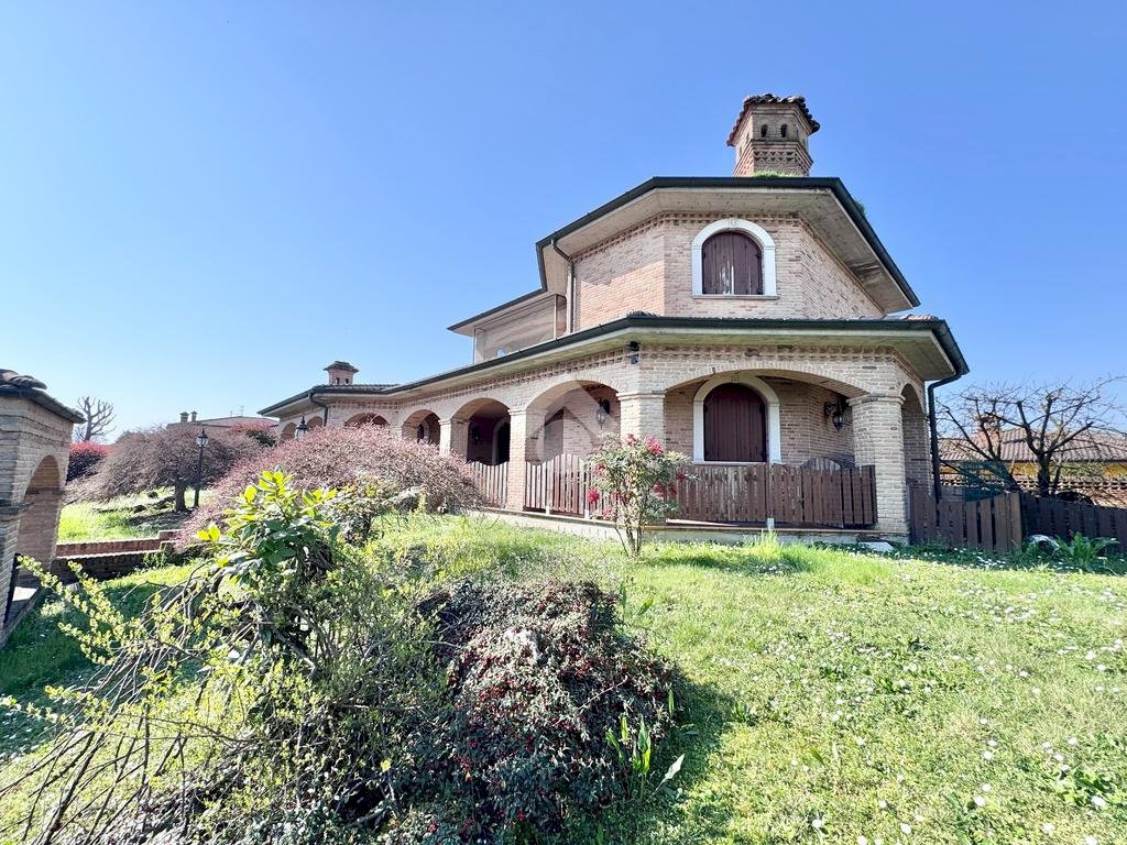 Villa Via Giacomo Leopardi, Vellezzo Bellini - foto 1