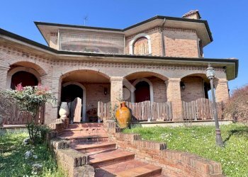 Villa Via Giacomo Leopardi, Vellezzo Bellini - foto 3