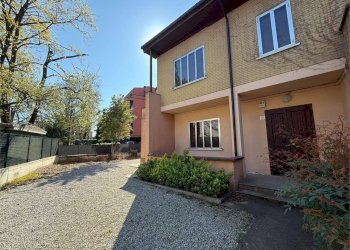 Portion of a house Modena (neighborhood Circoscrizione 1) - photo 2