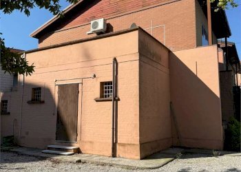 Portion of a house Modena (neighborhood Circoscrizione 1) - photo 36