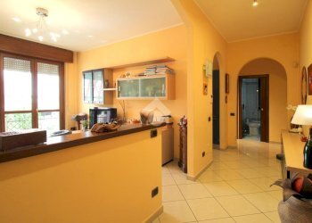 Three-room apartment Via Fratelli di Dio, Nerviano - photo 3