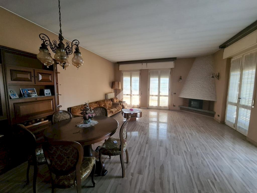 Villa Via Senatore Giovanni Marcora, Inveruno - foto 2