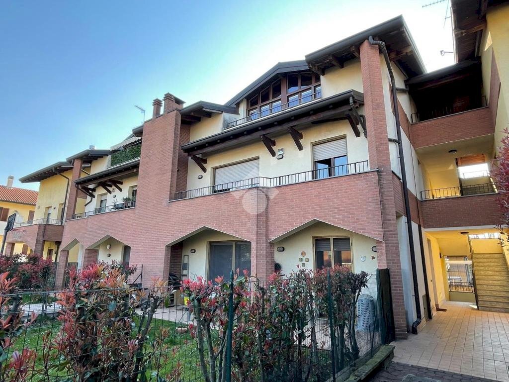 Trilocale Via Cavalieri di Vittorio Veneto, Dairago - foto 1