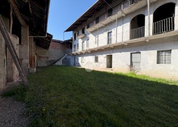 Casa semi indipendente Via Don Bartolomeo Villa, Strambino - foto 1