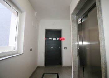 Three-room apartment Via Francesco Petrarca, Martina Franca - photo 2