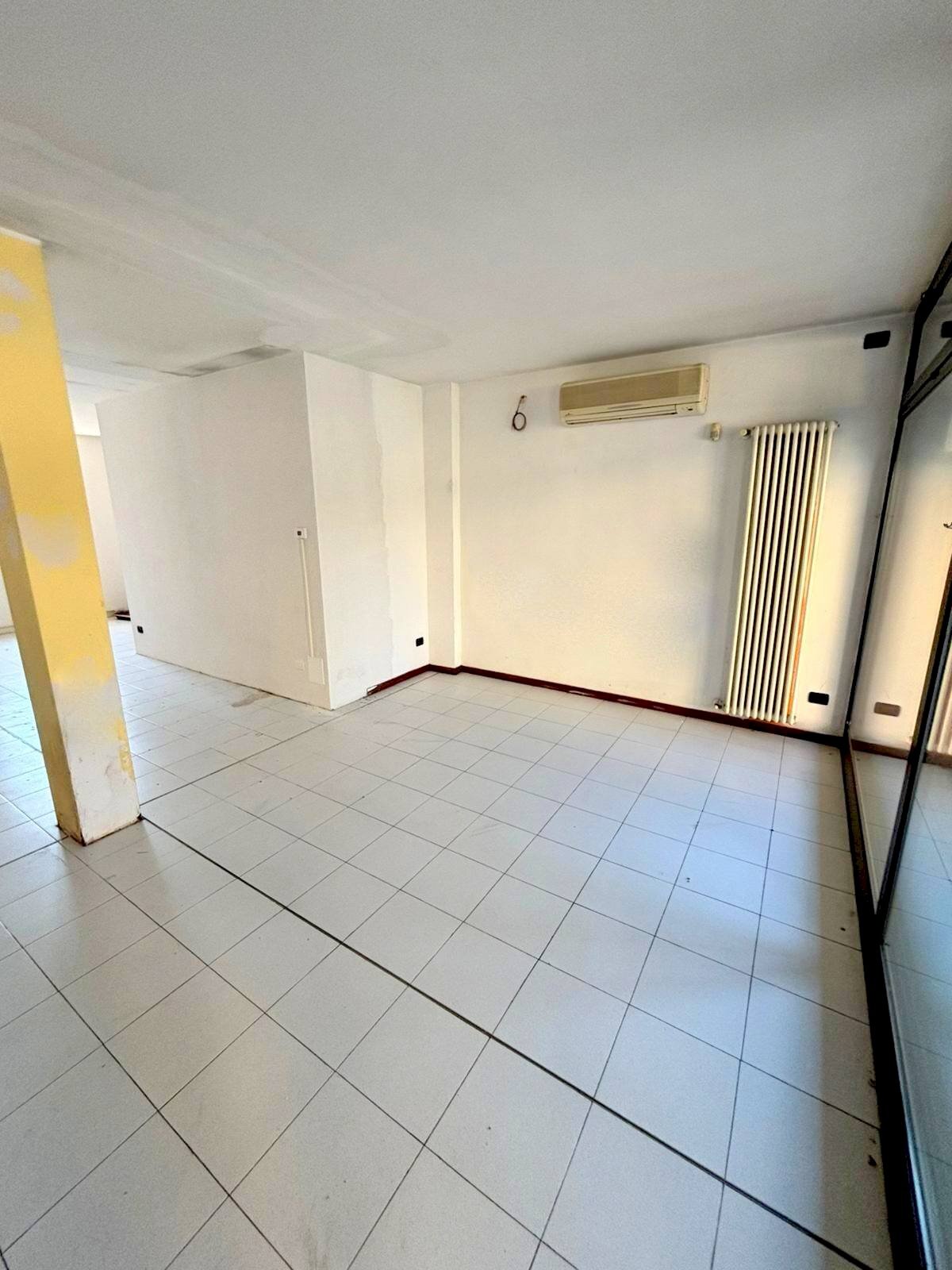 Foto 1 - Locale Commerciale Viale Piave, Gessate - foto 1