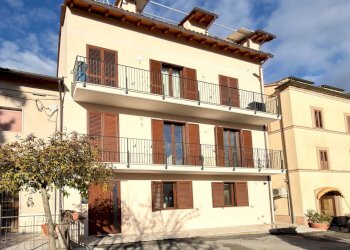 Foto 1 - Appartamento VIA CICCOLINI
 
10, Rotella - foto 1