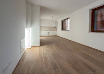 Foto 8 - Appartamento VIA CICCOLINI
 
10, Rotella - foto 8