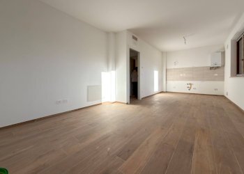 Foto 9 - Appartamento VIA CICCOLINI
 
10, Rotella - foto 9