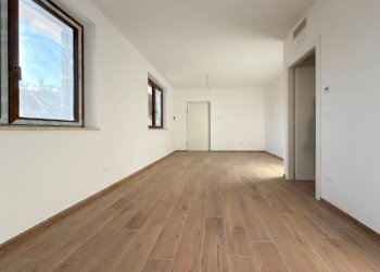 Foto 12 - Appartamento VIA CICCOLINI
 
10, Rotella - foto 12