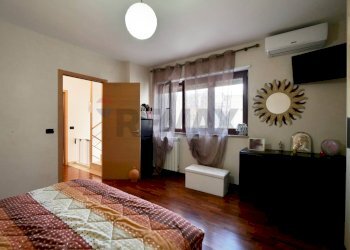 Camera / camera da letto - Independent house Via Tommaso Ciccarone
 
3, Acquaviva delle Fonti - photo 13