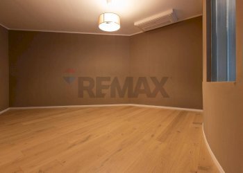 Stanza vuota - Capannone COLODER
 
4, Cuveglio - foto 43