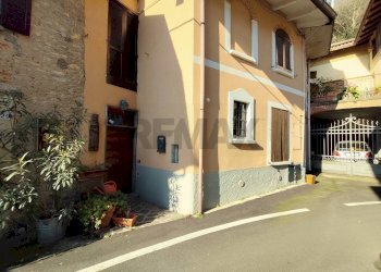 Edificio all\'aperto - Two-room apartment Via Alessandro Volta
 
31, Leggiuno - photo 2