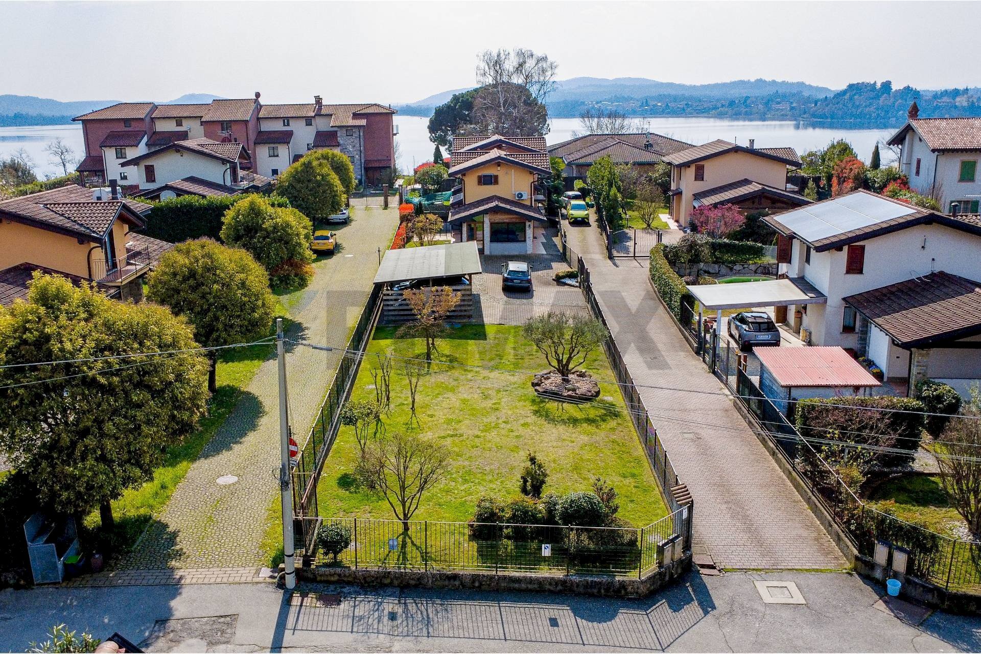 Edificio all\'aperto - Villa Via Triacca
 
14/C, Gavirate - foto 1