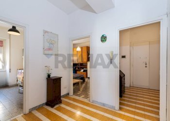 Hall / corridoio - Bilocale Via Rosa Govona
 
3, Roma - foto 4