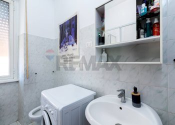 Bagno - Bilocale Via Rosa Govona
 
3, Roma - foto 19