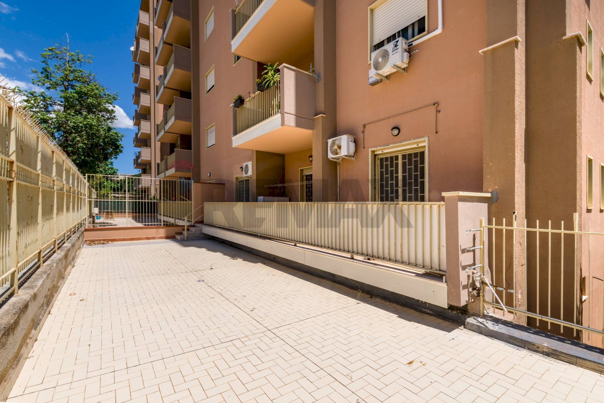 Edificio all\'aperto - Four-room apartment Via Guido Rossa
 
30, Palermo - photo 3