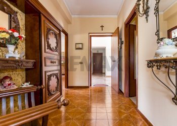 Hall / corridoio - Quadrilocale Via Guido Rossa
 
30, Palermo - foto 27