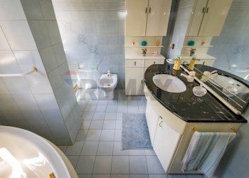 Bagno - Quadrilocale Via Guido Rossa
 
30, Palermo - foto 31