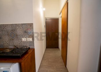 Hall / corridoio - One-room apartment Via Firenze
 
229, Catania - photo 14