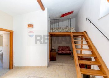 Scale - Independent house VICO SANTO STEFANO
 
25, Acireale - photo 28