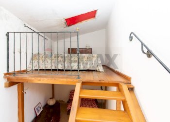 Scale - Independent house VICO SANTO STEFANO
 
25, Acireale - photo 32