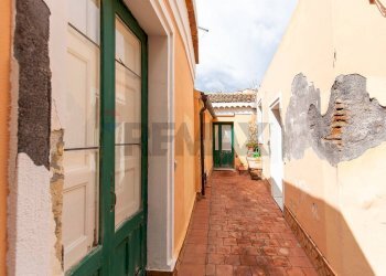 Hall / corridoio - Independent house VICO SANTO STEFANO
 
25, Acireale - photo 41