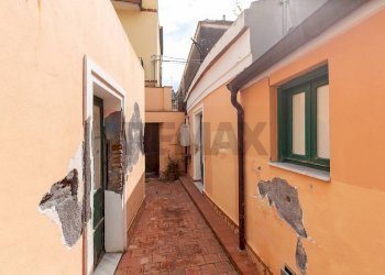 Hall / corridoio - Independent house VICO SANTO STEFANO
 
25, Acireale - photo 43
