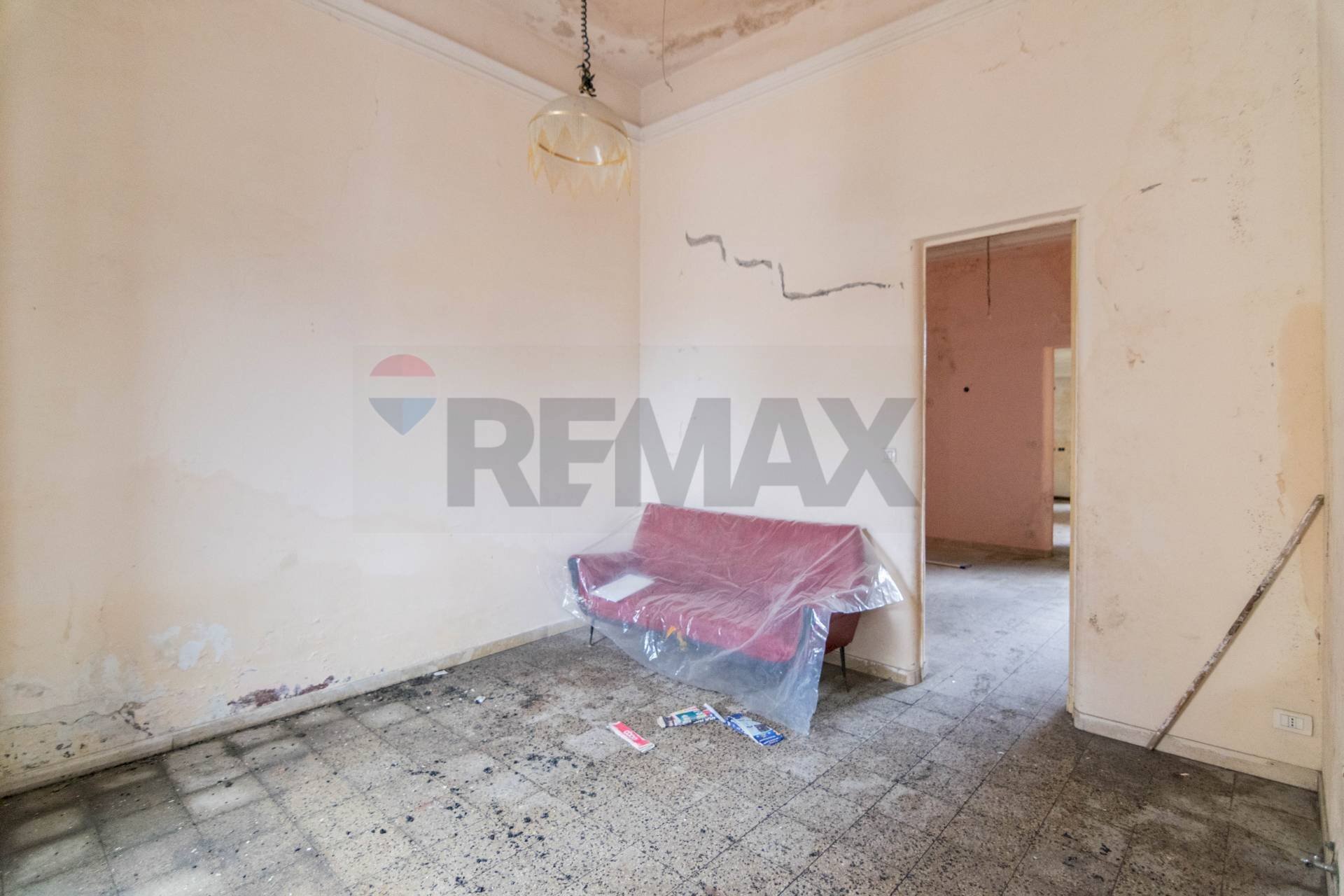 Stanza vuota - Casa indipendente Via Nuova Guglielmo Marconi
 
26, Zafferana Etnea - foto 2