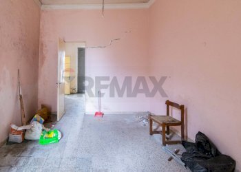Stanza vuota - Casa indipendente Via Nuova Guglielmo Marconi
 
26, Zafferana Etnea - foto 5