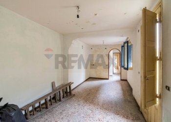 Stanza vuota - Casa indipendente Via Nuova Guglielmo Marconi
 
26, Zafferana Etnea - foto 6