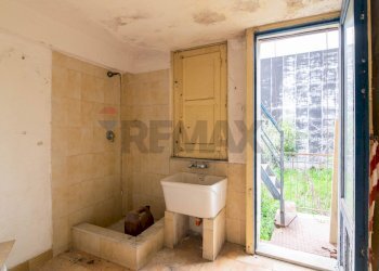Bagno - Casa indipendente Via Nuova Guglielmo Marconi
 
26, Zafferana Etnea - foto 12
