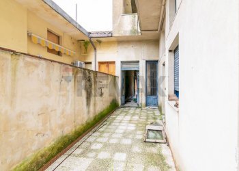 Terrazza - Casa indipendente Via Nuova Guglielmo Marconi
 
26, Zafferana Etnea - foto 17