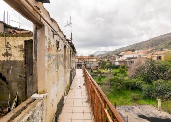 Balcone - Casa indipendente Via Nuova Guglielmo Marconi
 
26, Zafferana Etnea - foto 29